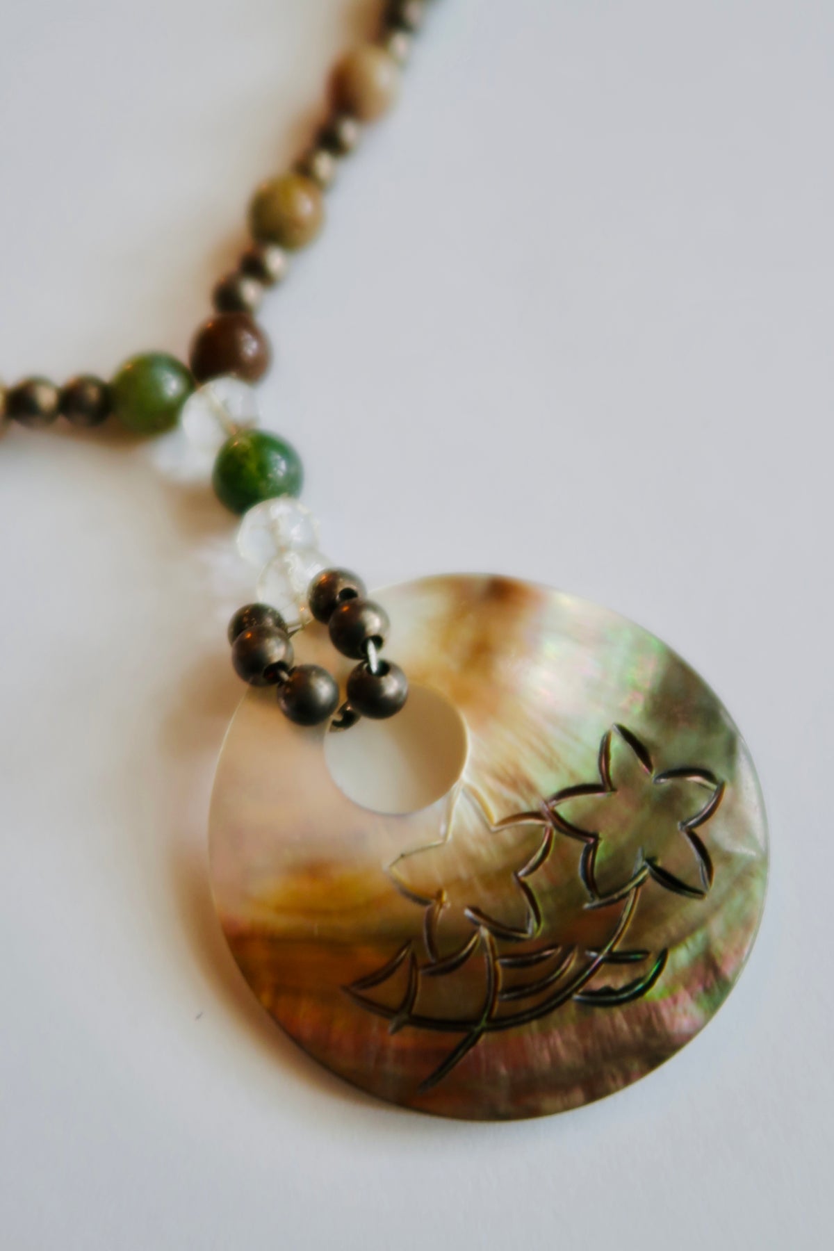 Flower Etched Shell Beaded Necklace